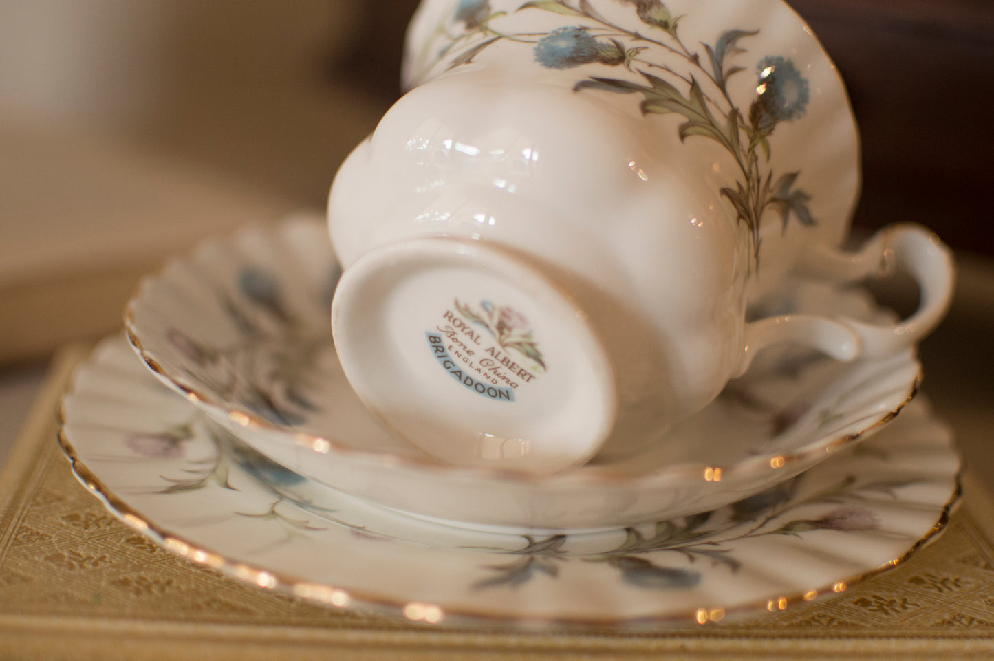 Tea Cup Candle ROYAL ALBERT BRIGADOON - Trio