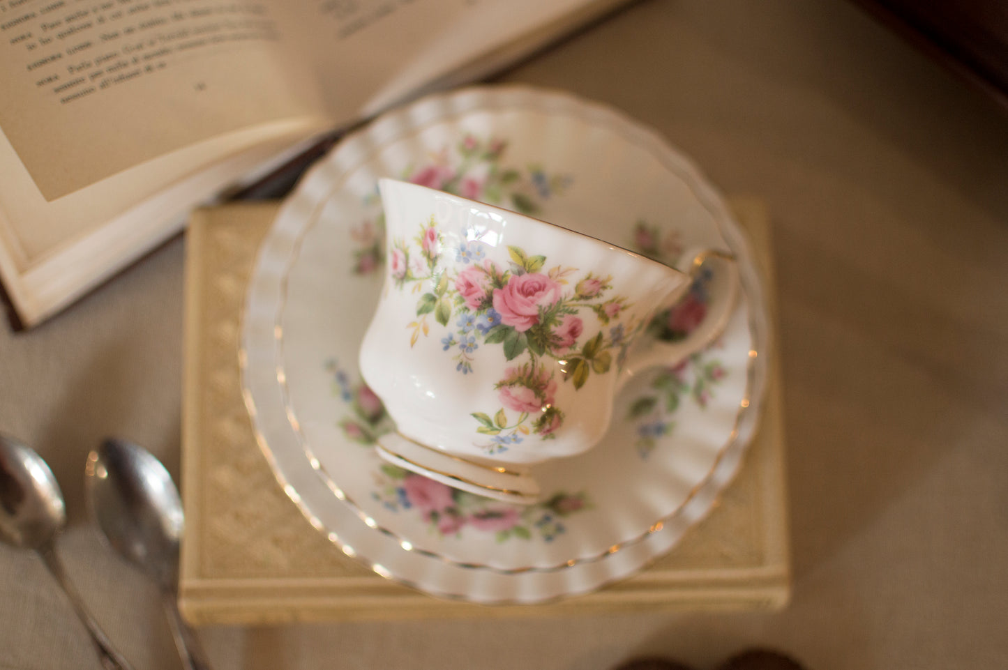 Tea Cup Candle ROYAL ALBERT MOSS ROSE - Trio