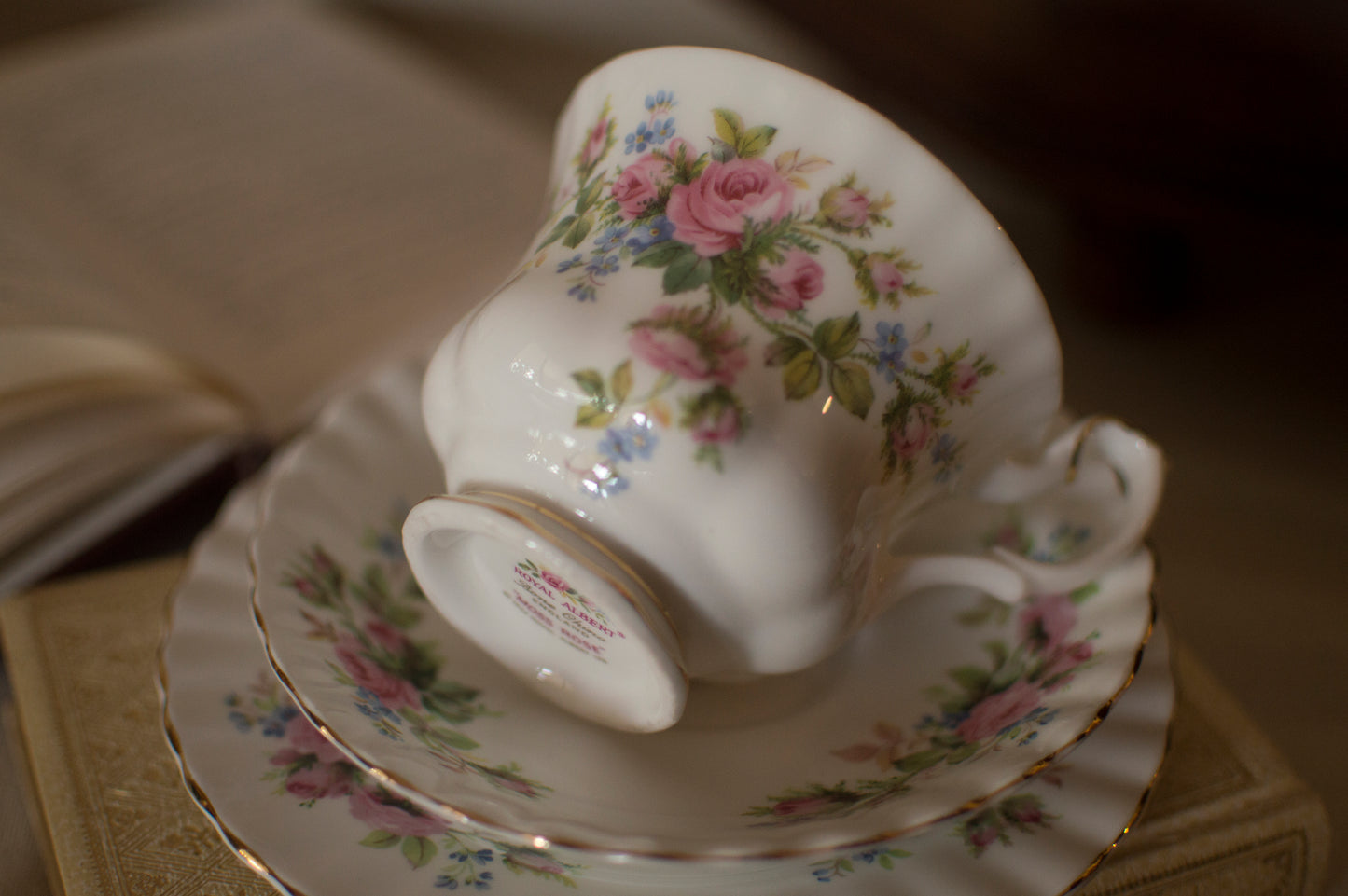 Tea Cup Candle ROYAL ALBERT MOSS ROSE - Trio