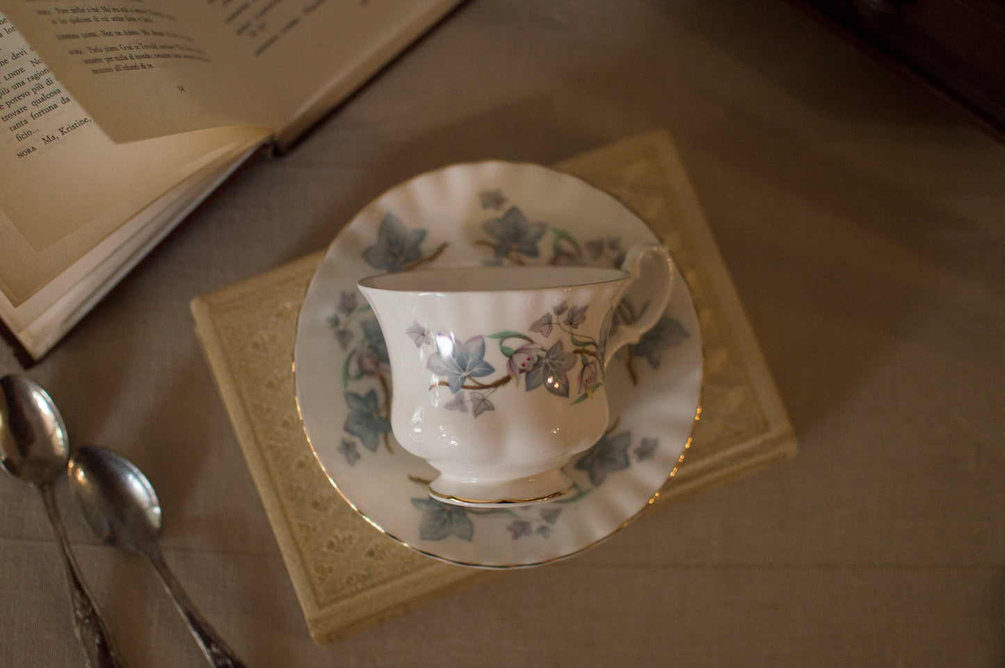 Tea Cup Candle ROYAL KENT - TRENTSIDE