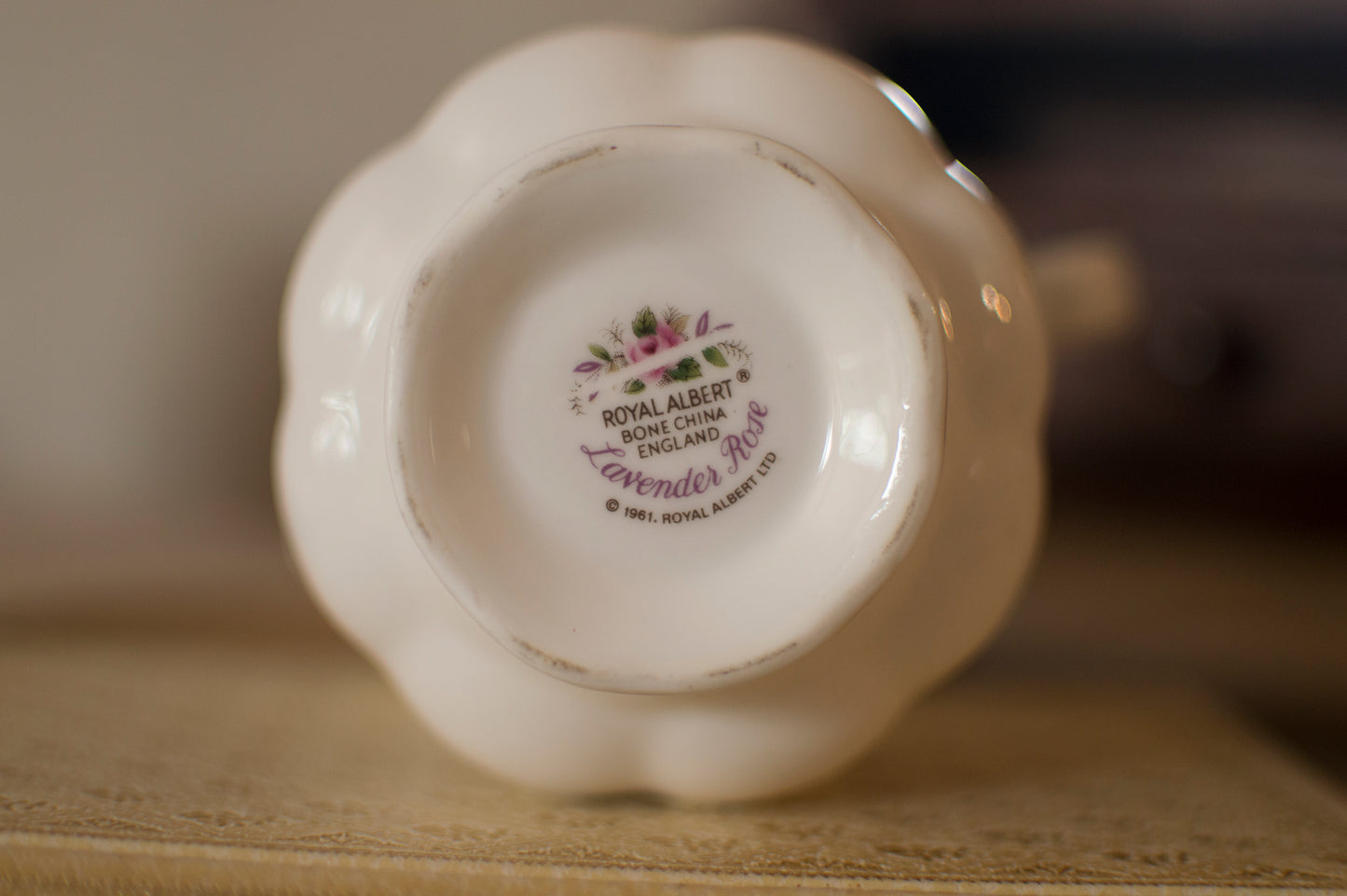 Lattiera Candle ROYAL ALBERT - LAVENDER ROSE