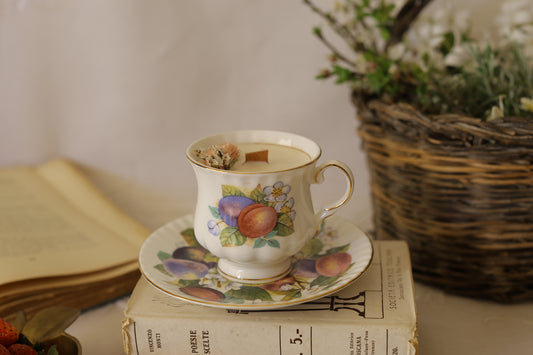 Tea Cup Candle ROYAL LONDON - PLUM